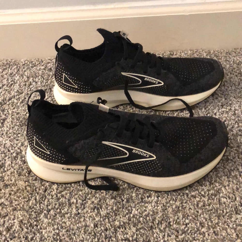 Brooks stealth fit levitate